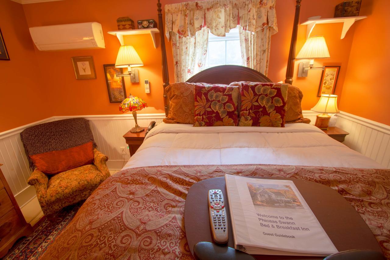 Phineas Swann Inn & Spa Montgomery Center Bagian luar foto